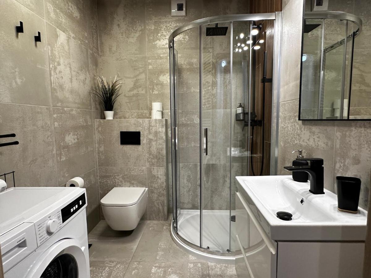 Urban Apartments Premium, Opolska 10 No 80, Free Garage, Self Check-In カトヴィツェ エクステリア 写真
